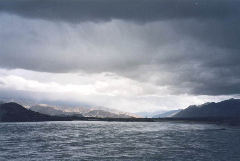 kabul river. Kabul River Canal is located